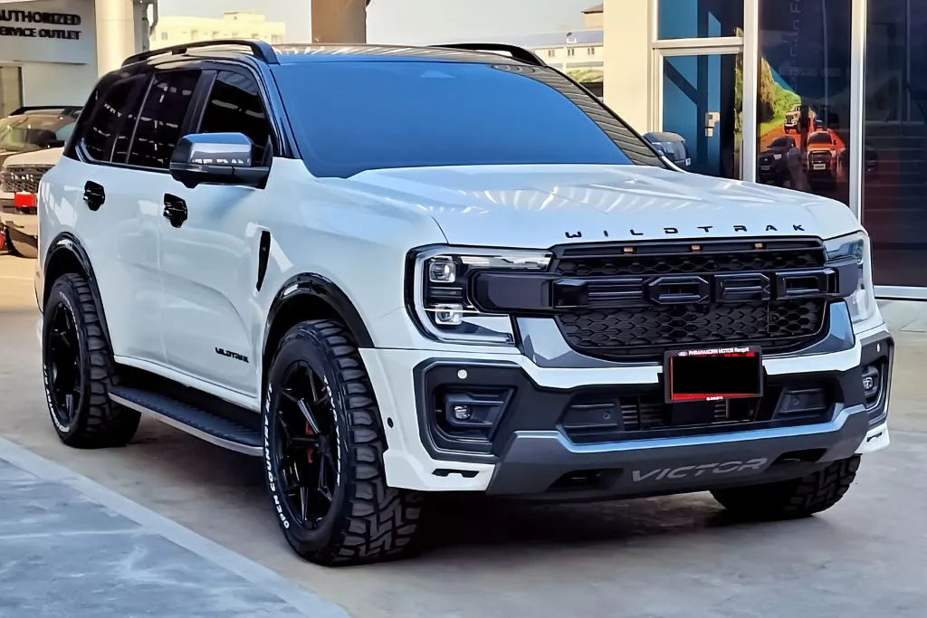 Ford Everest Wildtrak ขาวมุก แต่งสไตน์ ซุลต่าน รอบคัน