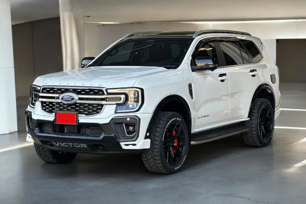 Ford Everest Platinum 3.0L สีขาวมุก