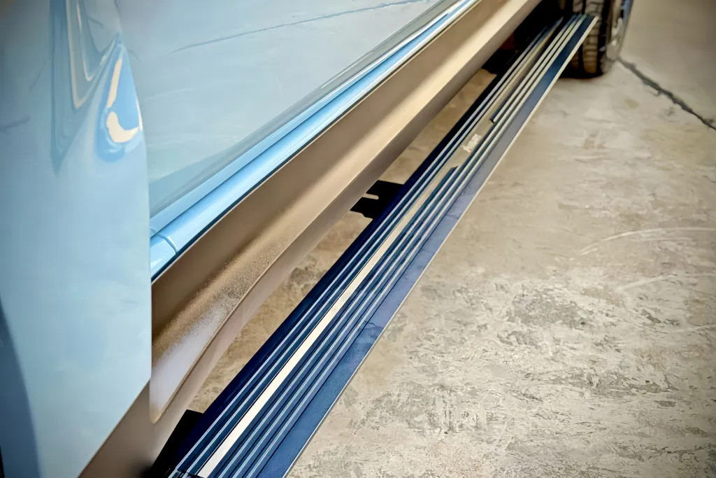 Ford Ranger MS-RT บันไดข้างไฟฟ้า