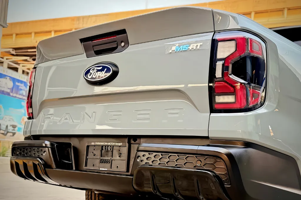 Ford Ranger MS-RT สีเทา ฝาท้าย