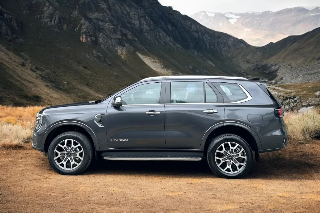 ฟอร์ดเอเวอเรสต์ 2025 ด้านข้าง