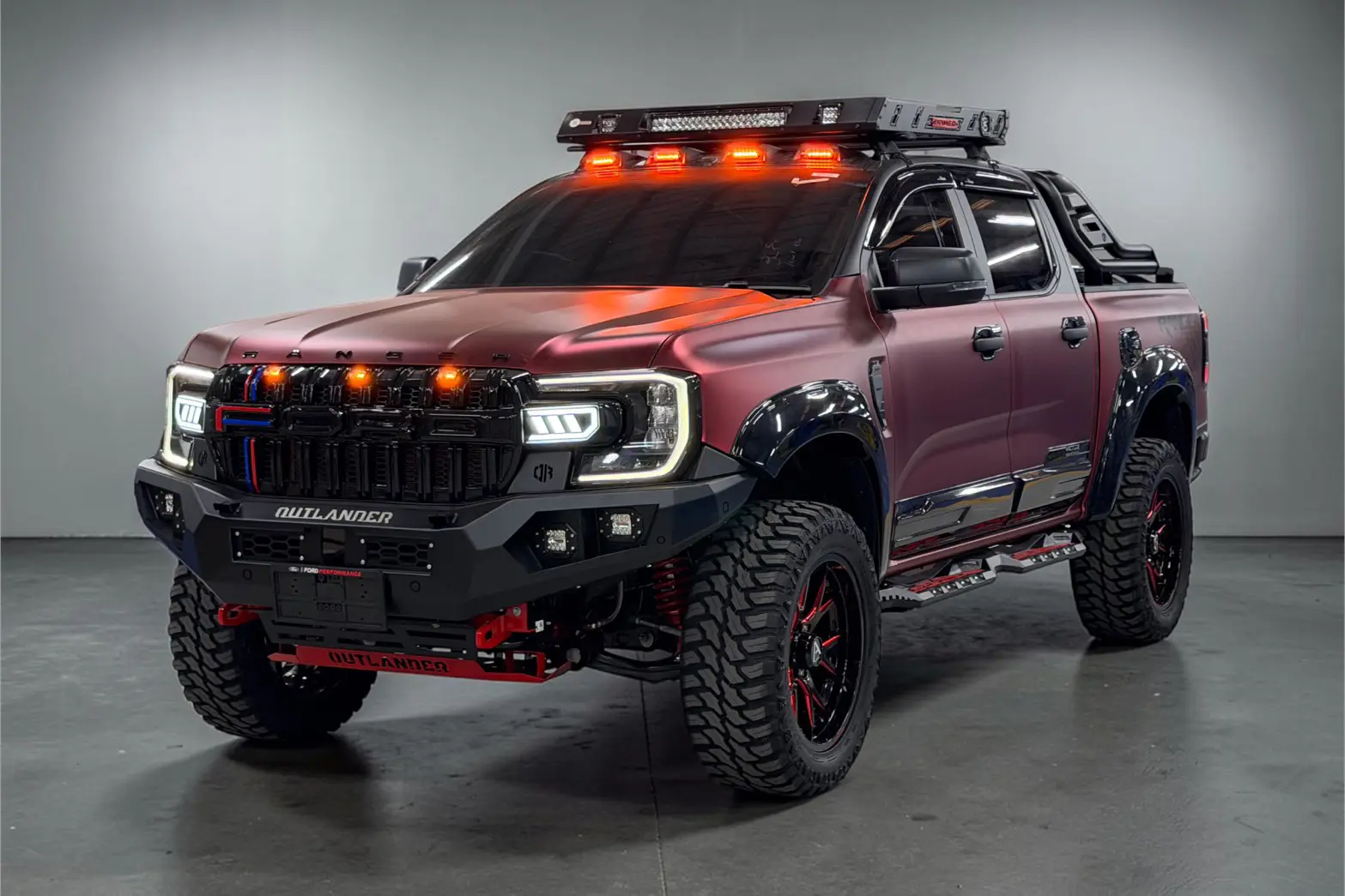 Ford Ranger DBL XLS 10AT แร๊ฟสีแดงด้าน ใส่ชุดเหล็กรอบคัน